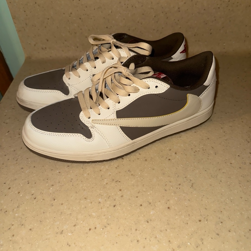 Travis Scott 1s from China
